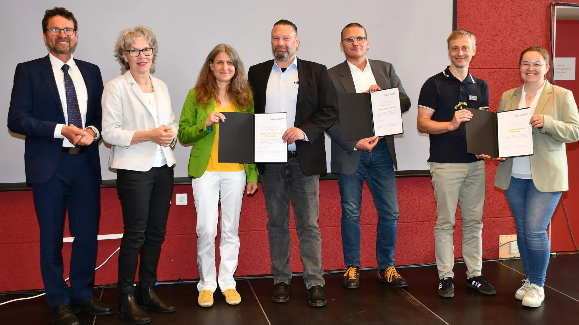 Gruppenbild der Preisträger 2024-2025